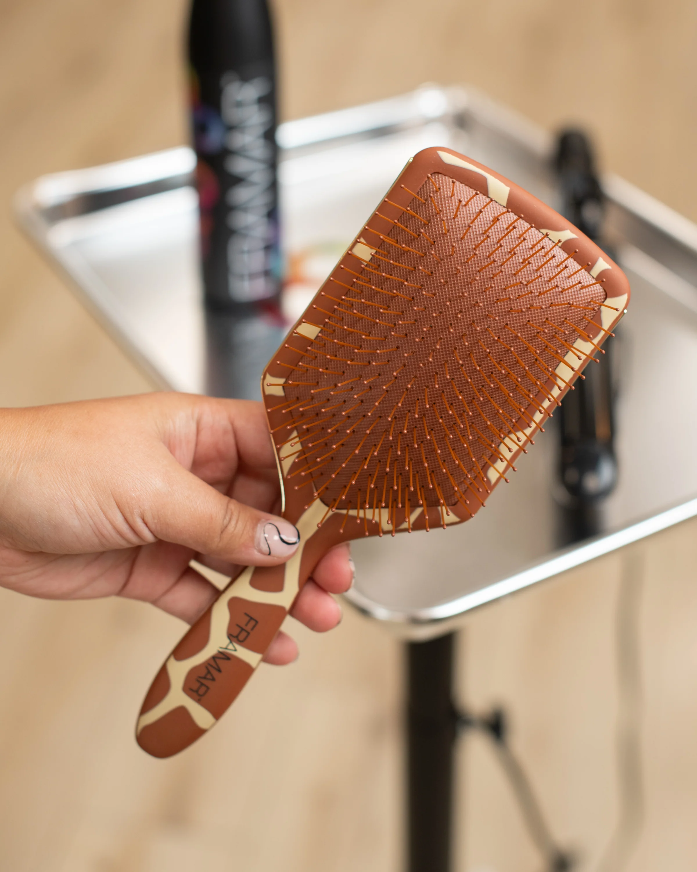 You Bet Giraffe - Paddle Brush - Image 4