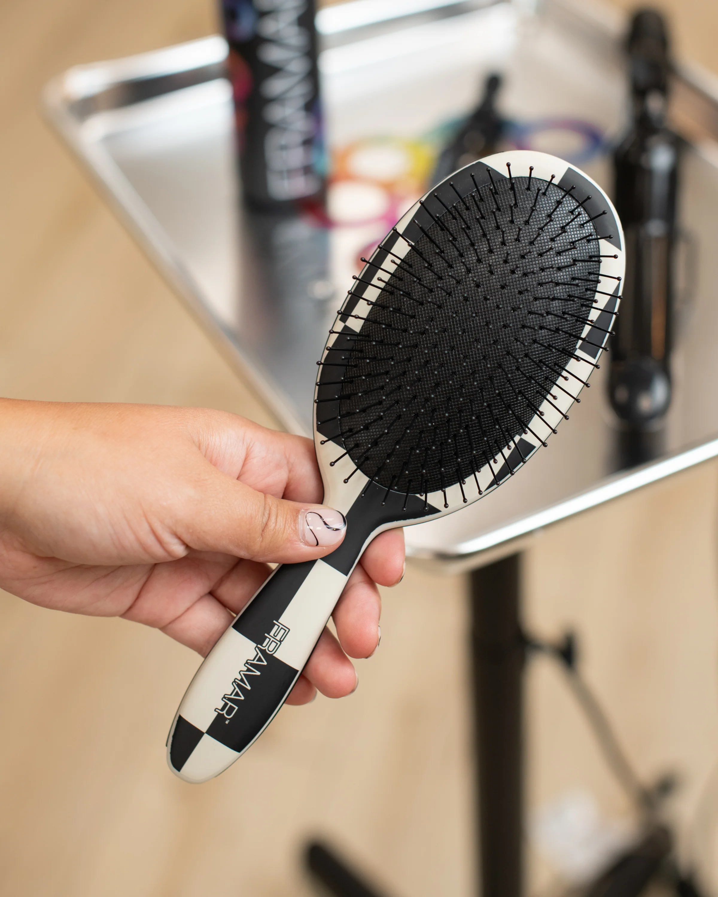 Checked Out - Detangle Brush - Image 4