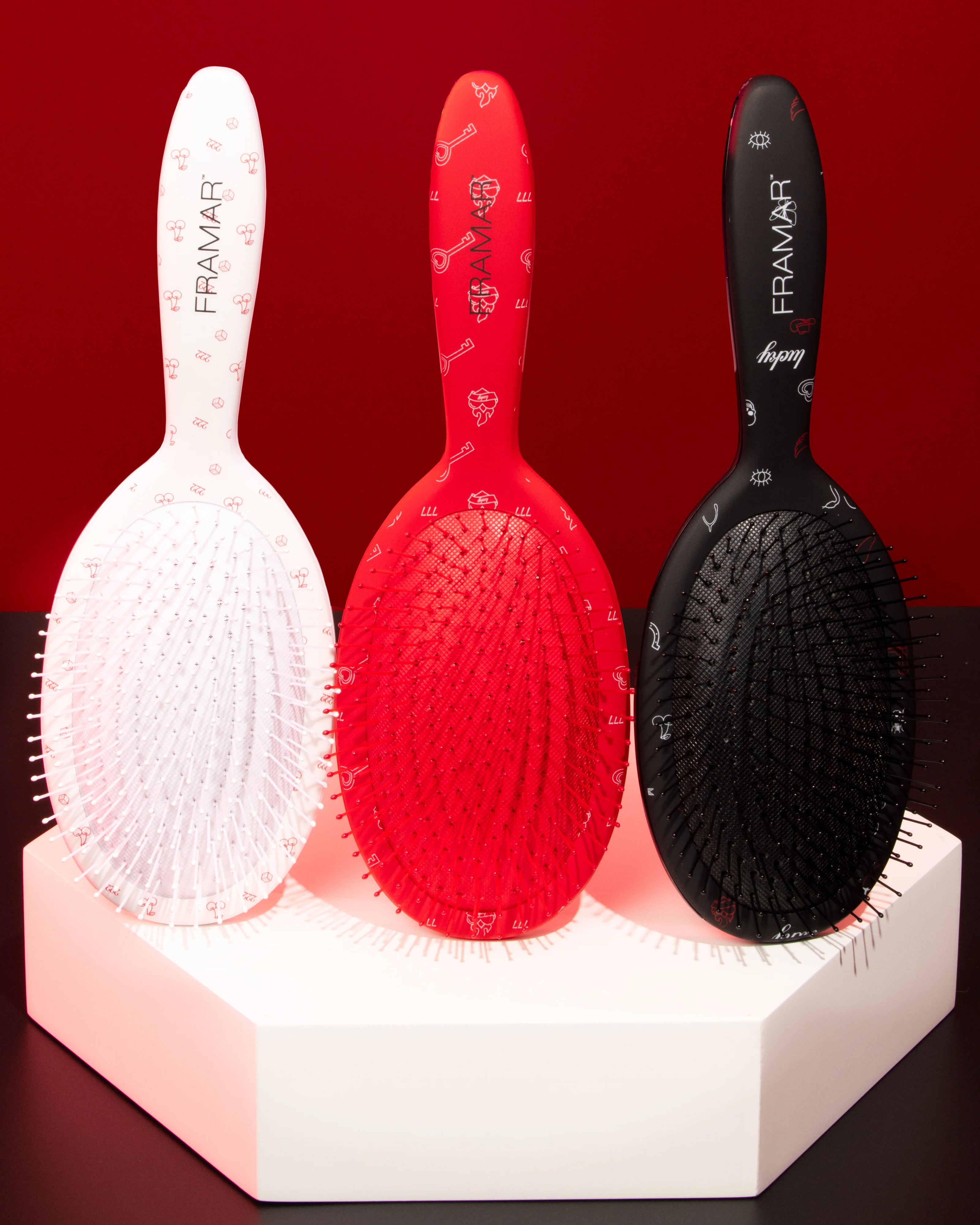 Get Lucky - Detangle Brush 9pc Display - Image 3