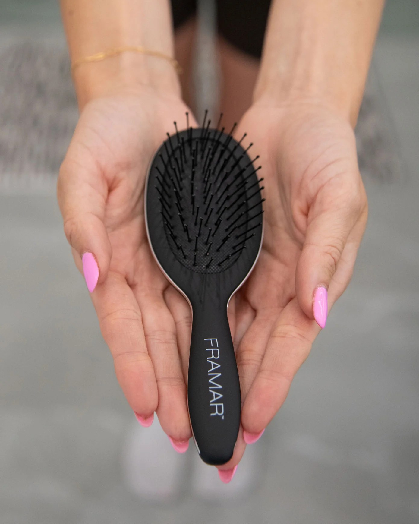 Mini Detangle Brush - Black - Image 4