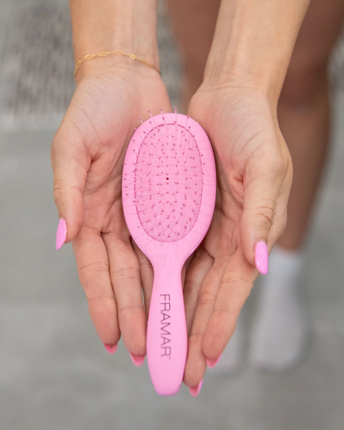 Mini Detangle Brush - Pink - Image 3